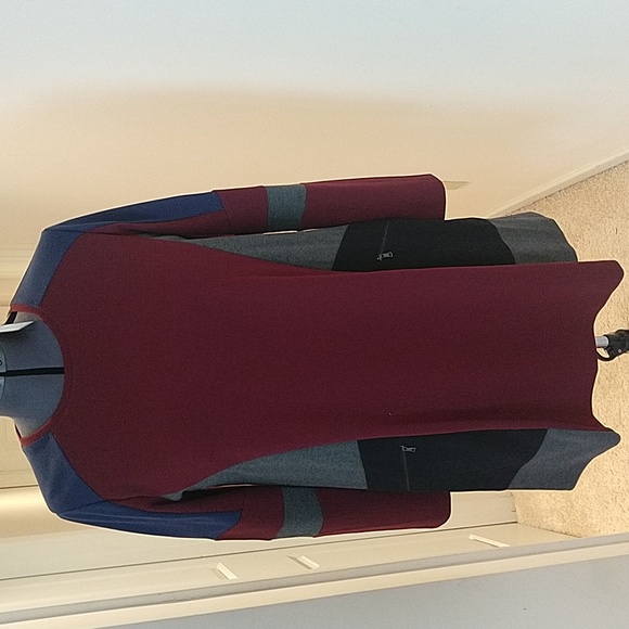 BCBG Max Azria color block trapeze style mini dress. - Picture 4 of 8